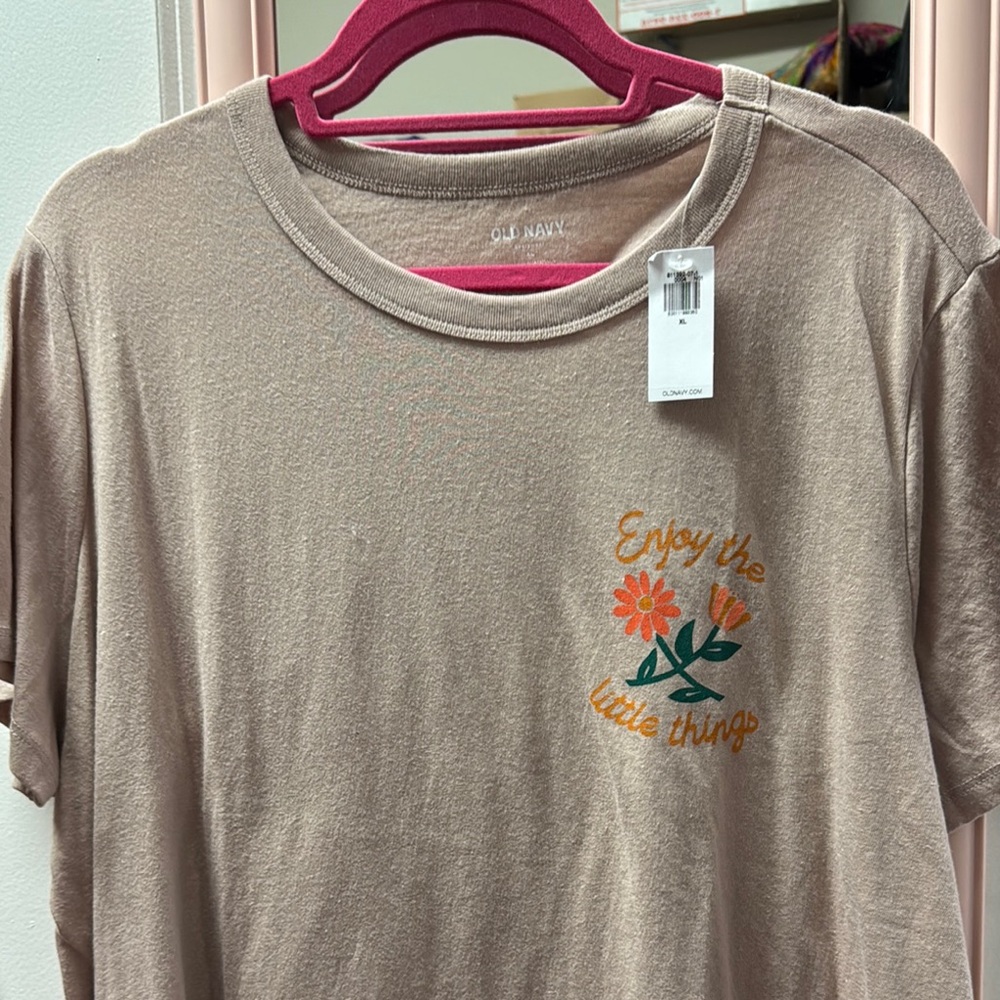 Old Navy Beige Graphic T-Shirt